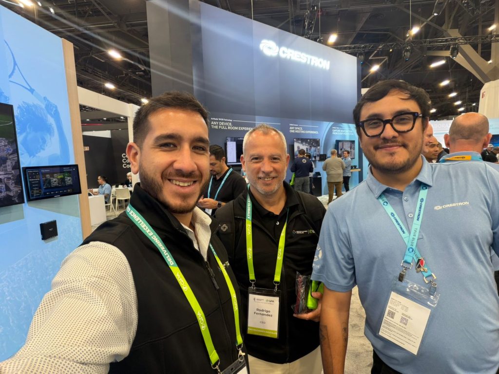 Equipo de Proyecciones y Crestron